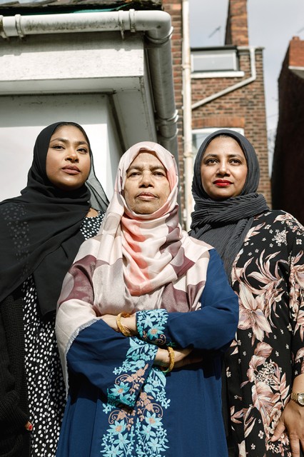 Roxana_Allison_Nasima Begum, Shireen Sobhani and Safina Islam, Ananna (MBWO) - Manchester Bangladeshi Woman's Organisation_Portrait of Britain vol.6
